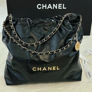 Chanel 22 Big Handbag