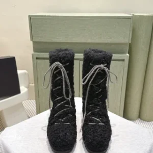Chanel 25 Winter Ski Collection Fur Boots