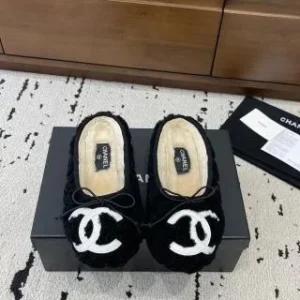 Chanel Fall/Winter New Peep-Toe Slippers
