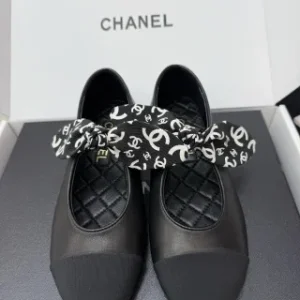 Chanel Round-Toe Bow Shoes