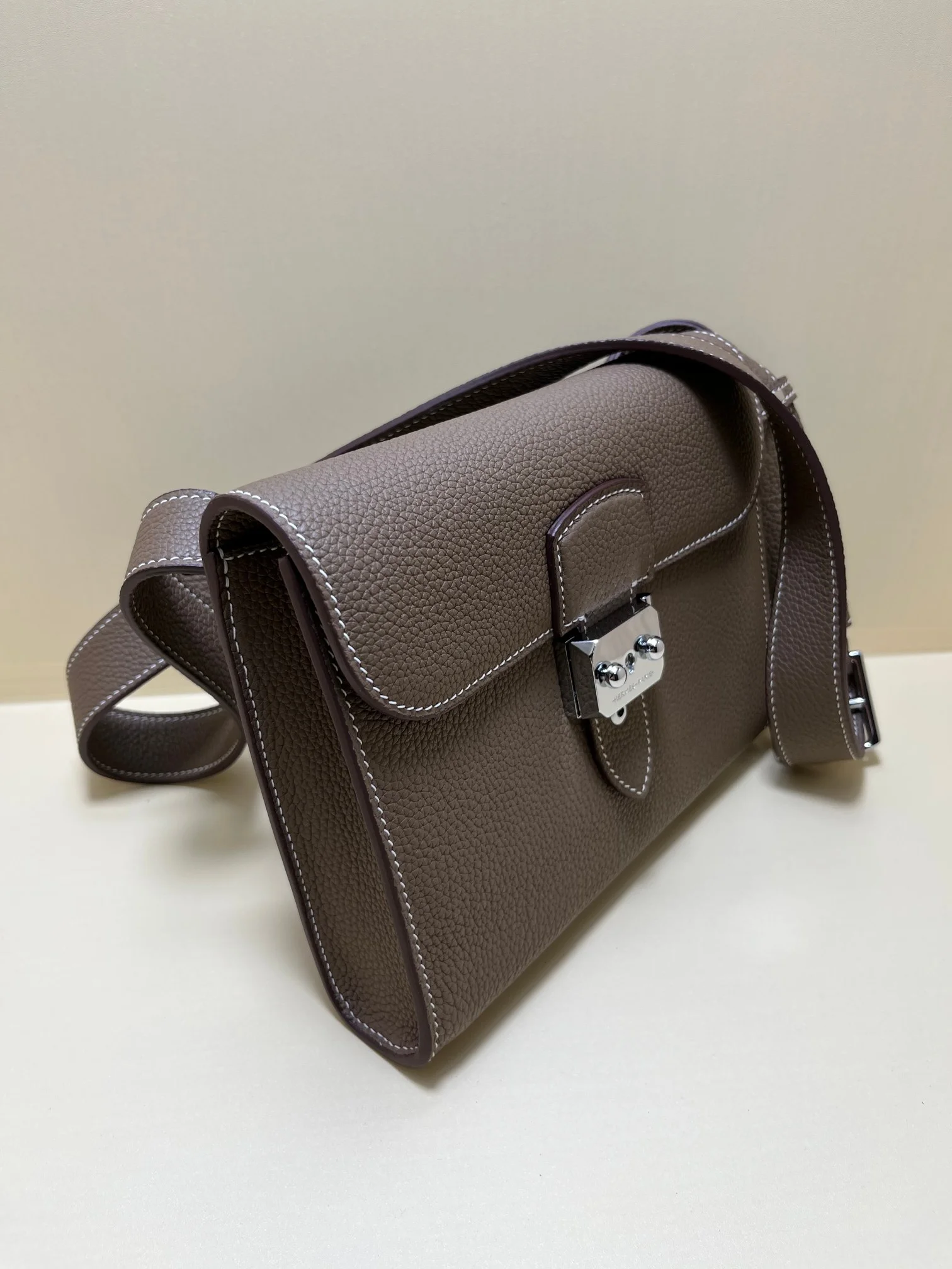 HERMES Messenger Bag 21cm Togo Leather - Image 3