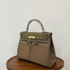 HERMES Kelly Lakis 28 Etoupe Gold Hardware