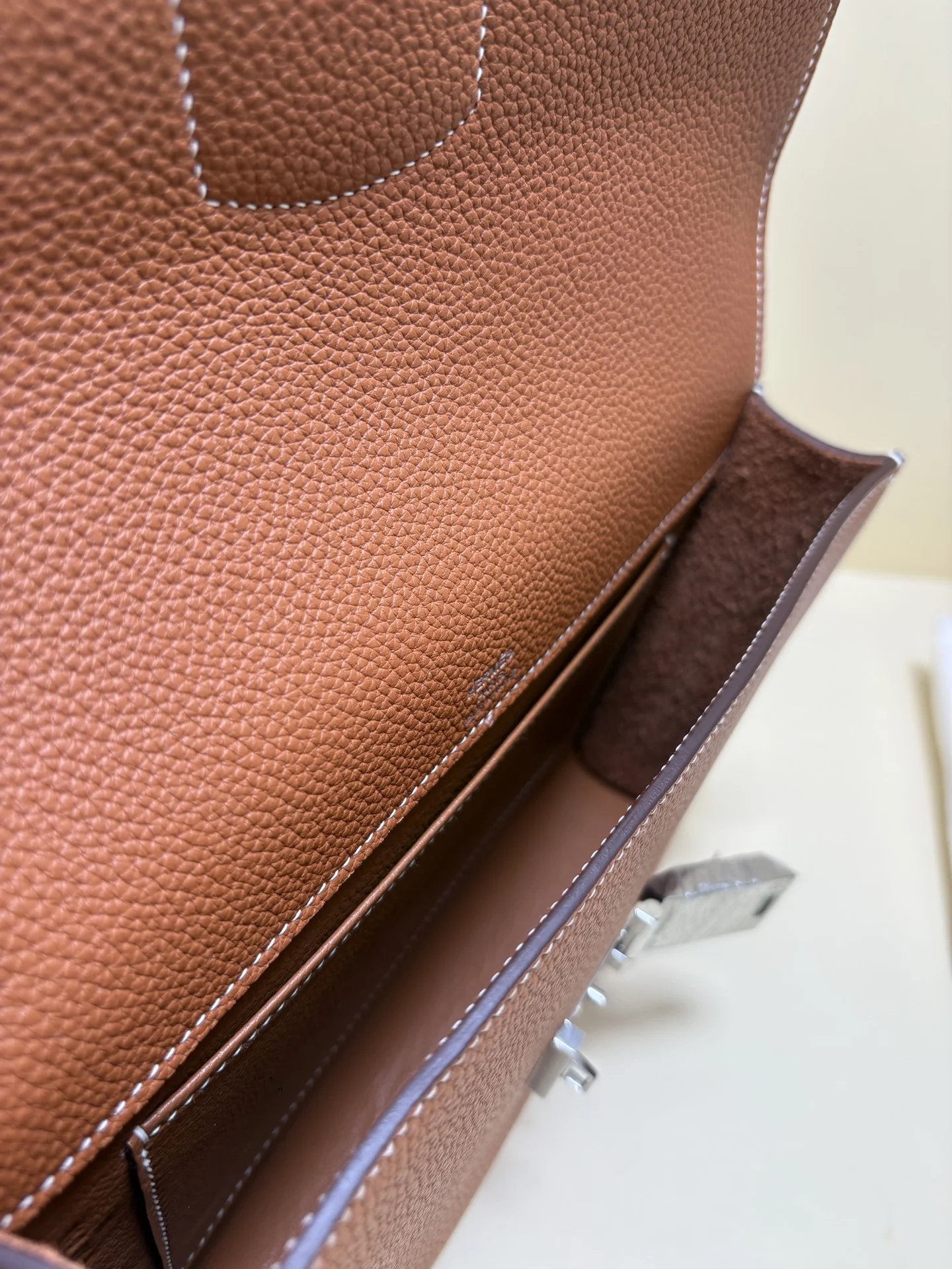 HERMES Handbag 24x17x4 Togo Leather - Image 5