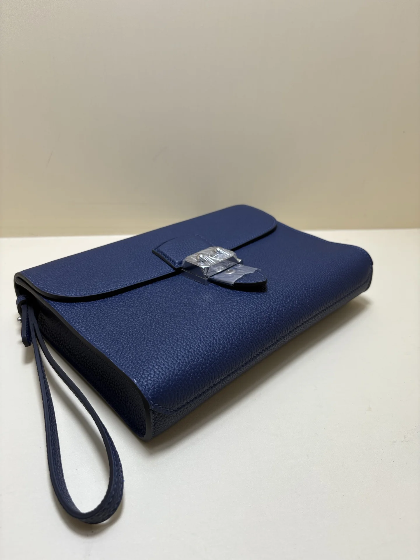 HERMES Handbag 24x17x4 Togo Leather - Image 4