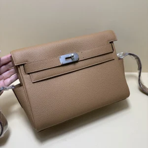 HERMES Kelly 25 Messenger Bag Togo Leather