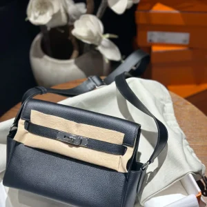 HERMES Kelly 25 Messenger Bag EVE Leather
