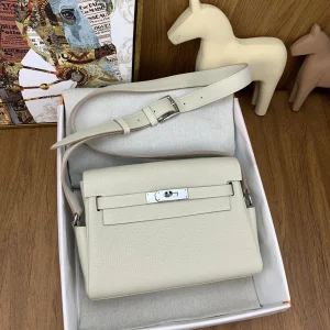 HERMES Kelly 25 Messenger Bag Togo Leather Milk White Silver Hardware