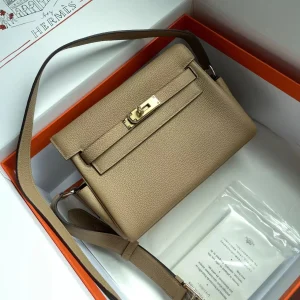 HERMES Kelly Messenger Bag Togo Leather