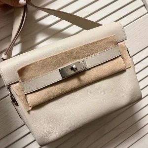 HERMES Kelly 25 Messenger Bag EVE Leather