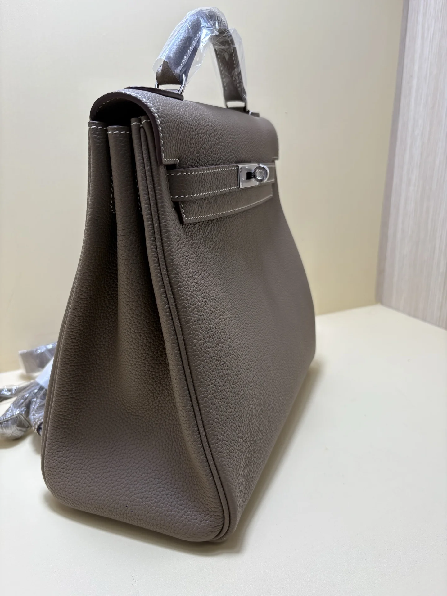 HERMES Kellyado Backpack 29x26x13 - Image 3
