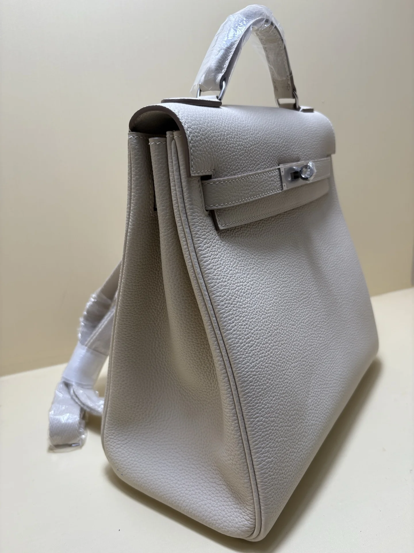 HERMES Kellyado Backpack 29x26x13 - Image 3