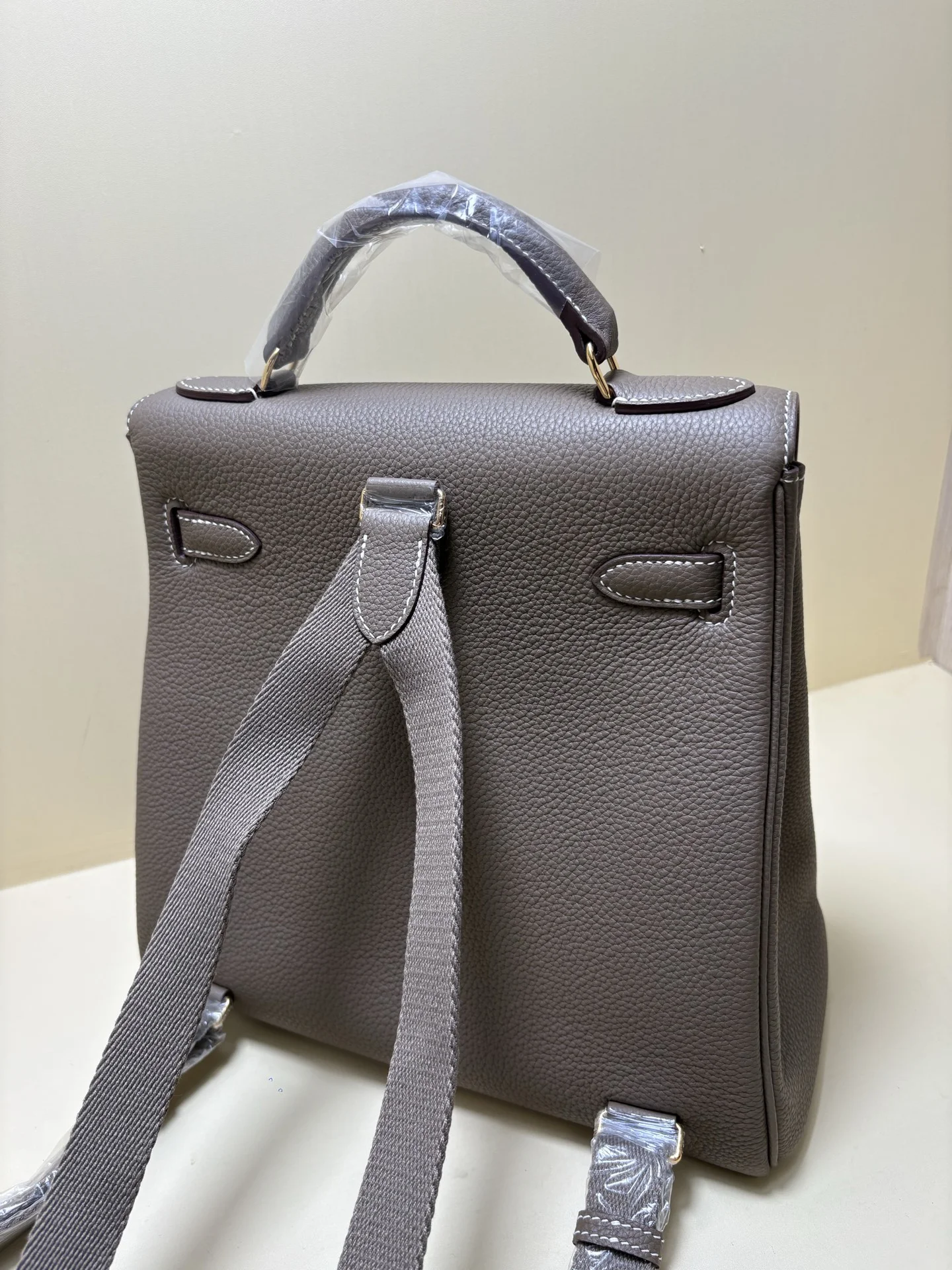 HERMES Kellyado Backpack 29x26x13 - Image 3