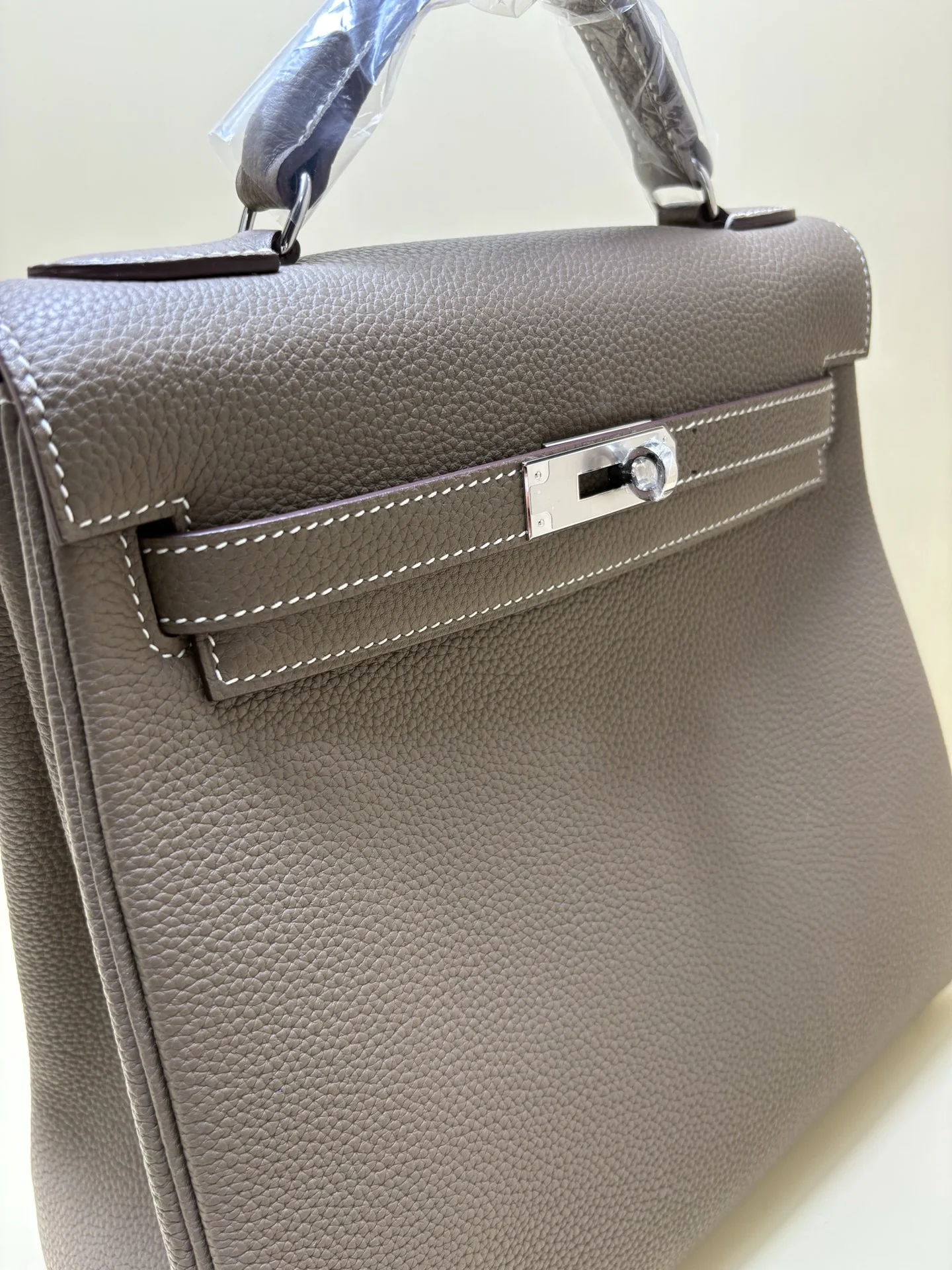 HERMES Kellyado Backpack 29x26x13 - Image 4