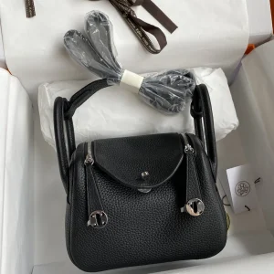 HERMES Mini Lindy 19cm TC Leather Black Silver Hardware