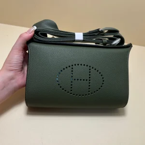 HERMES Messenger Bag 21cm Togo Leather Jungle Green