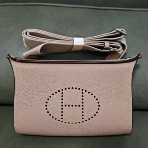 HERMES Messenger Bag 25cm Togo Leather