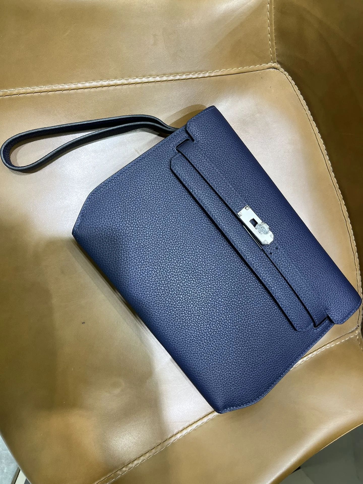 HERMES Handbag 25CM Cowhide Leather - Image 4