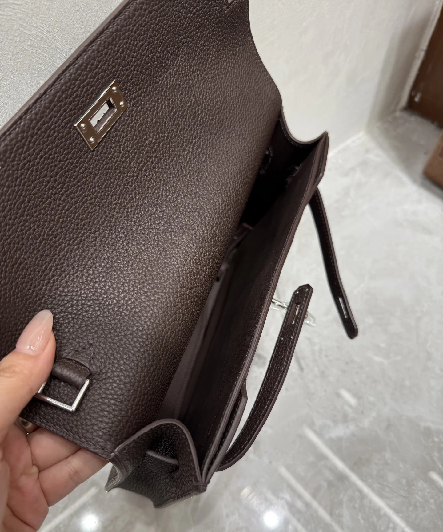 HERMES Kelly Depeches 25cm - Image 5