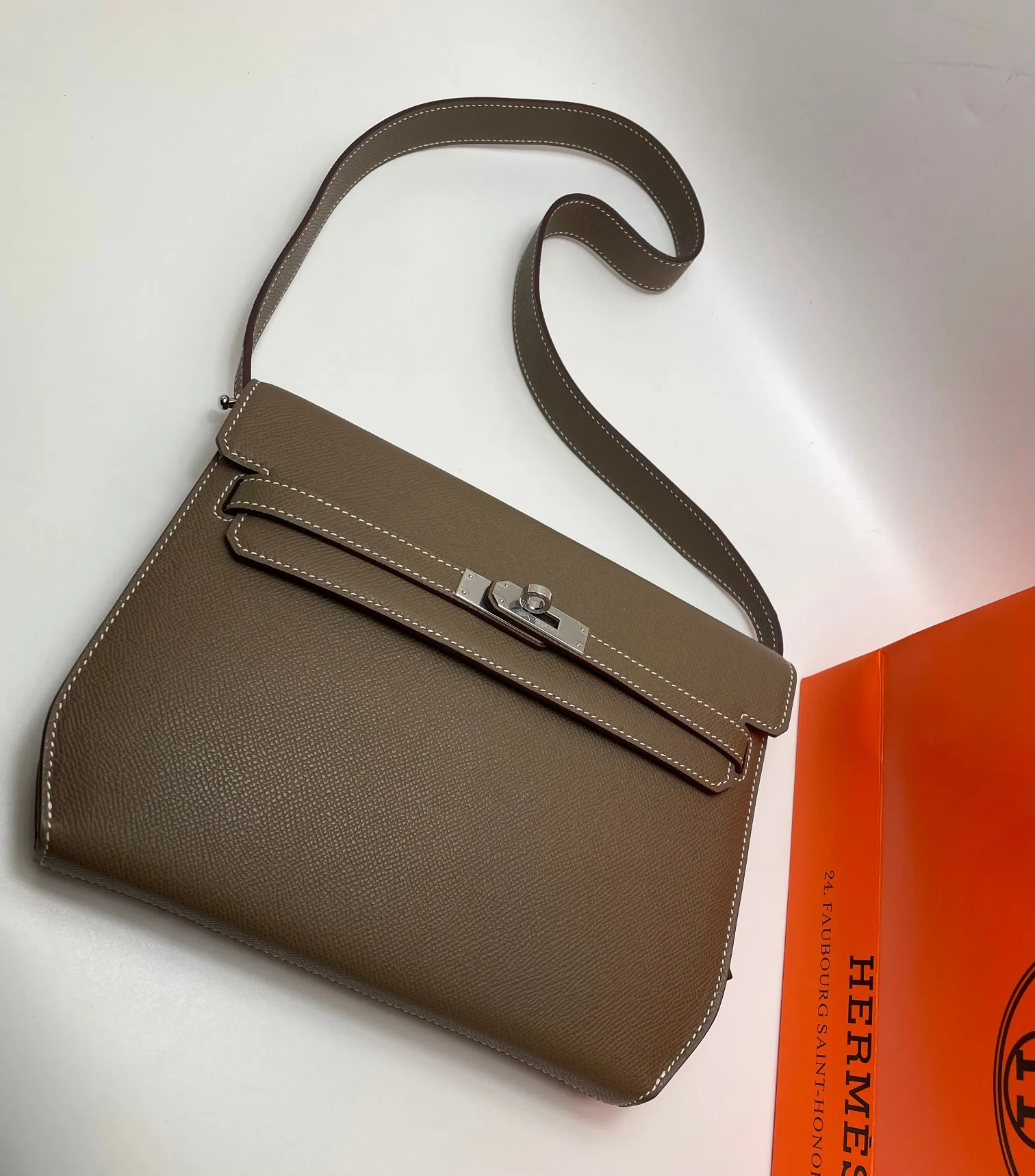 HERMES Handbag 25CM Cowhide Leather - Image 5