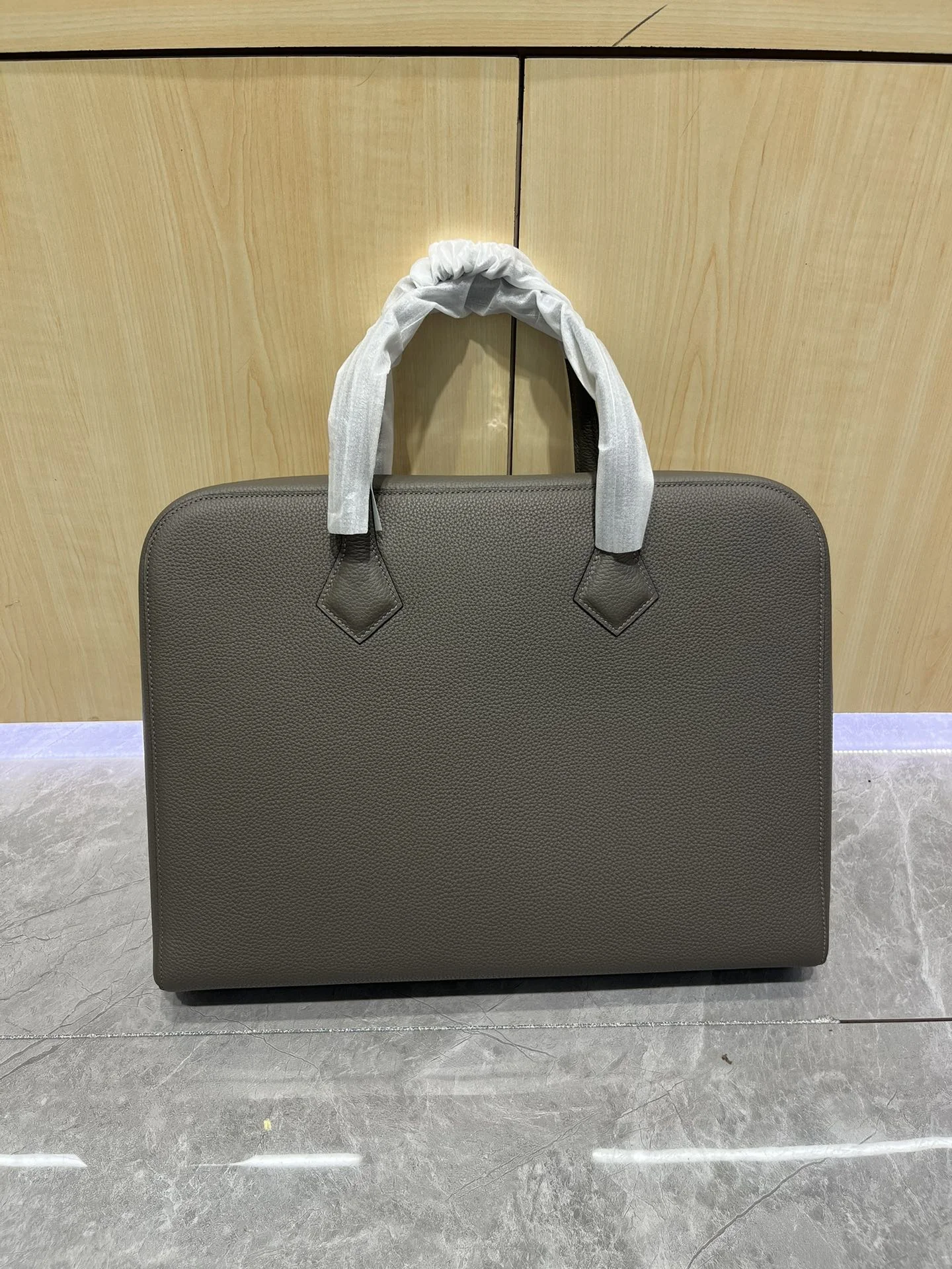 HERMES Men's Messenger Bag 38.29.6 Cowhide Leather - Image 3