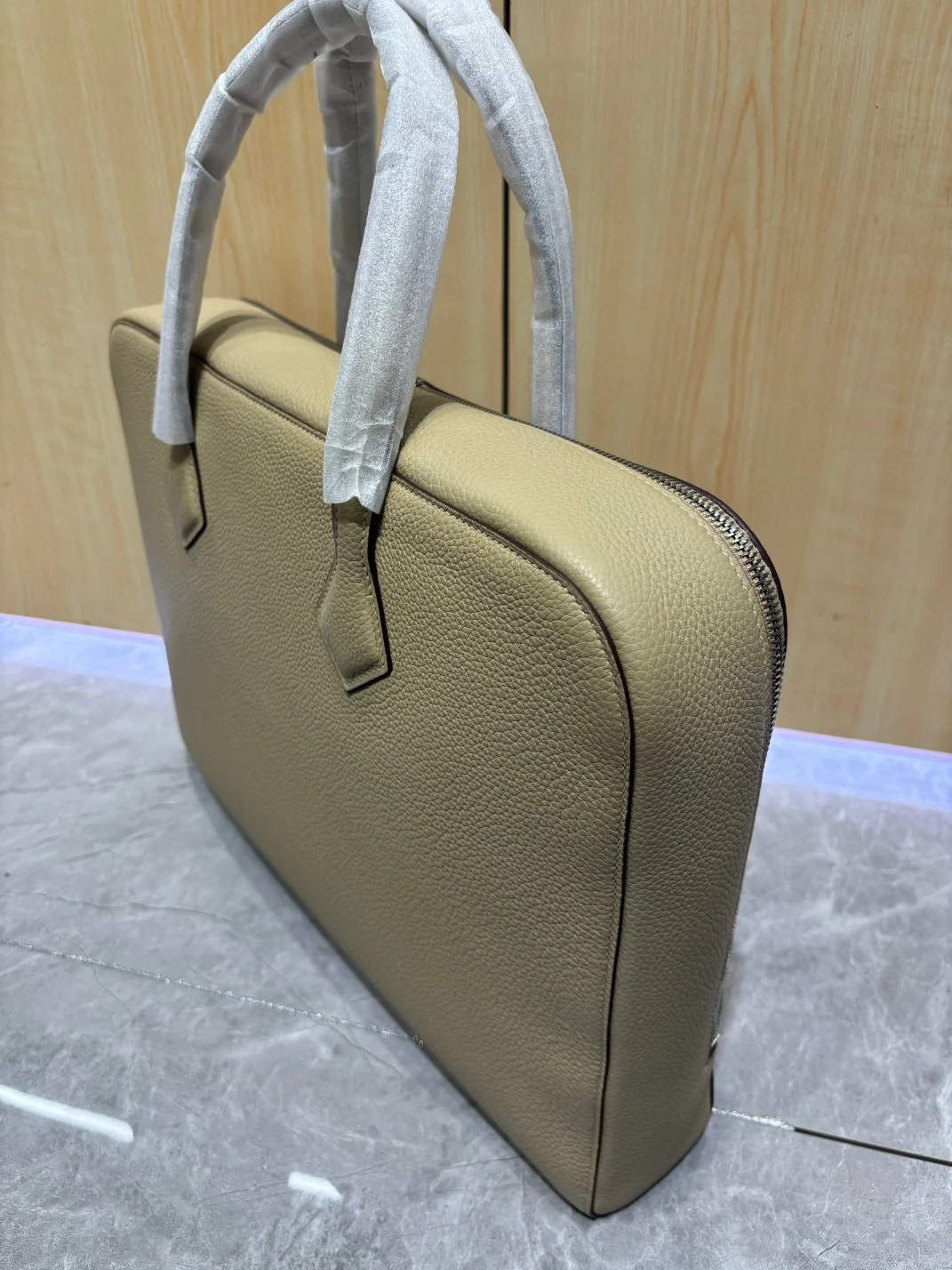 HERMES Men's Messenger Bag 38.29.6 Cowhide Leather - Image 3