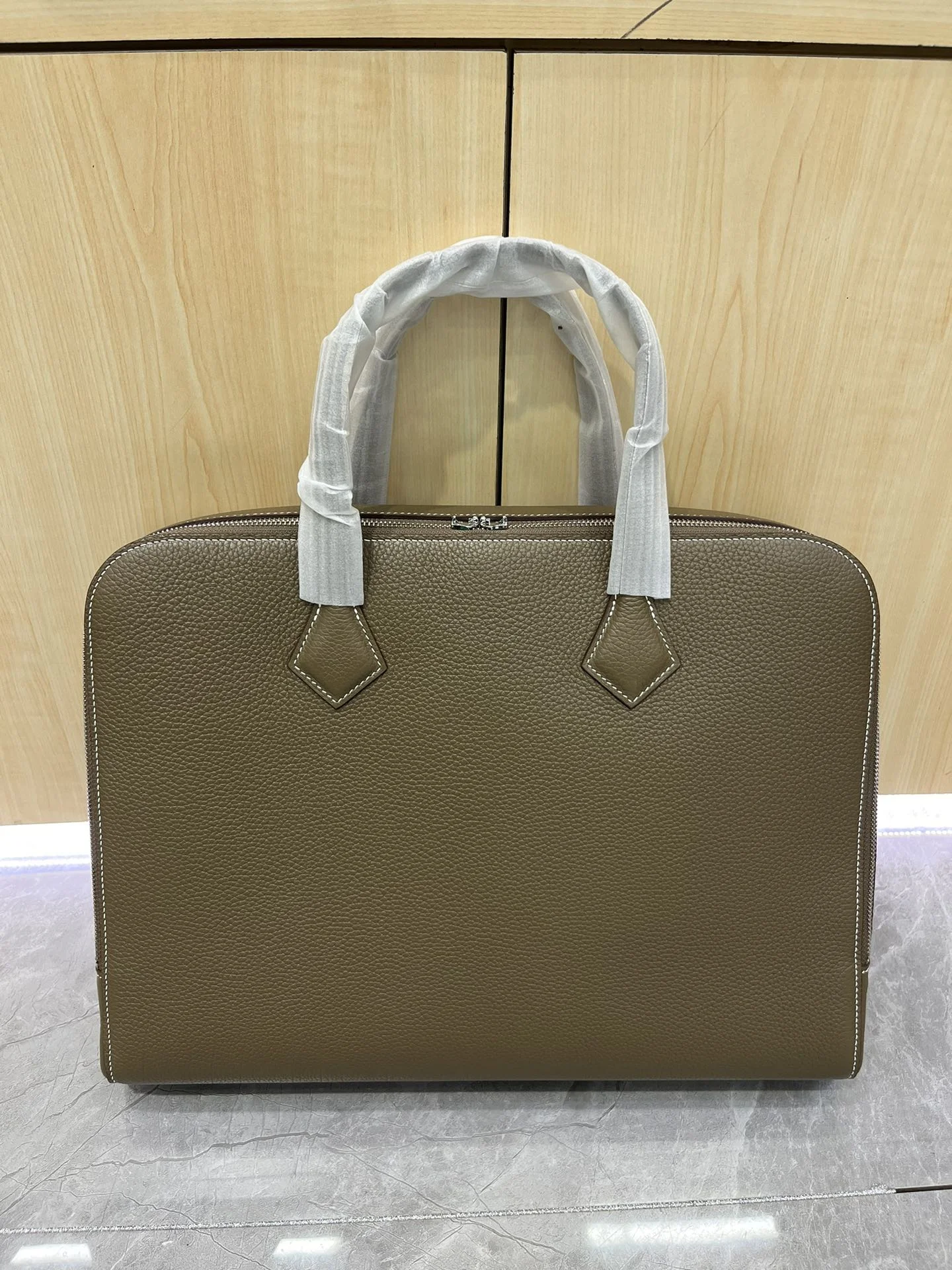 HERMES Men's Messenger Bag 38.29.6 Cowhide Leather