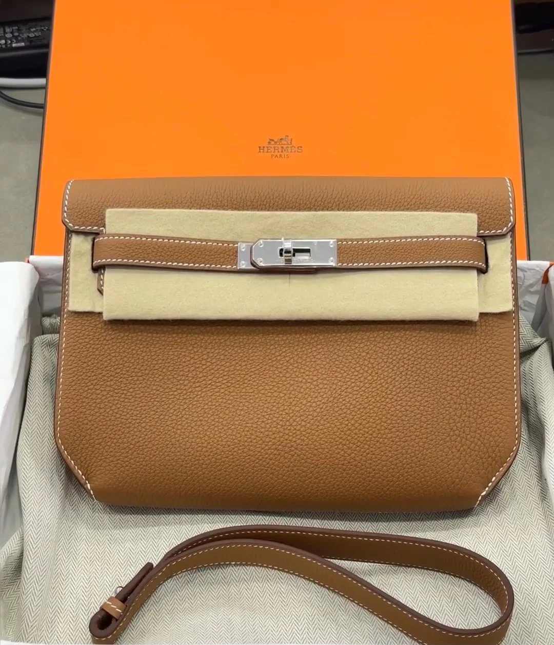 HERMES Kelly Depeches 25cm