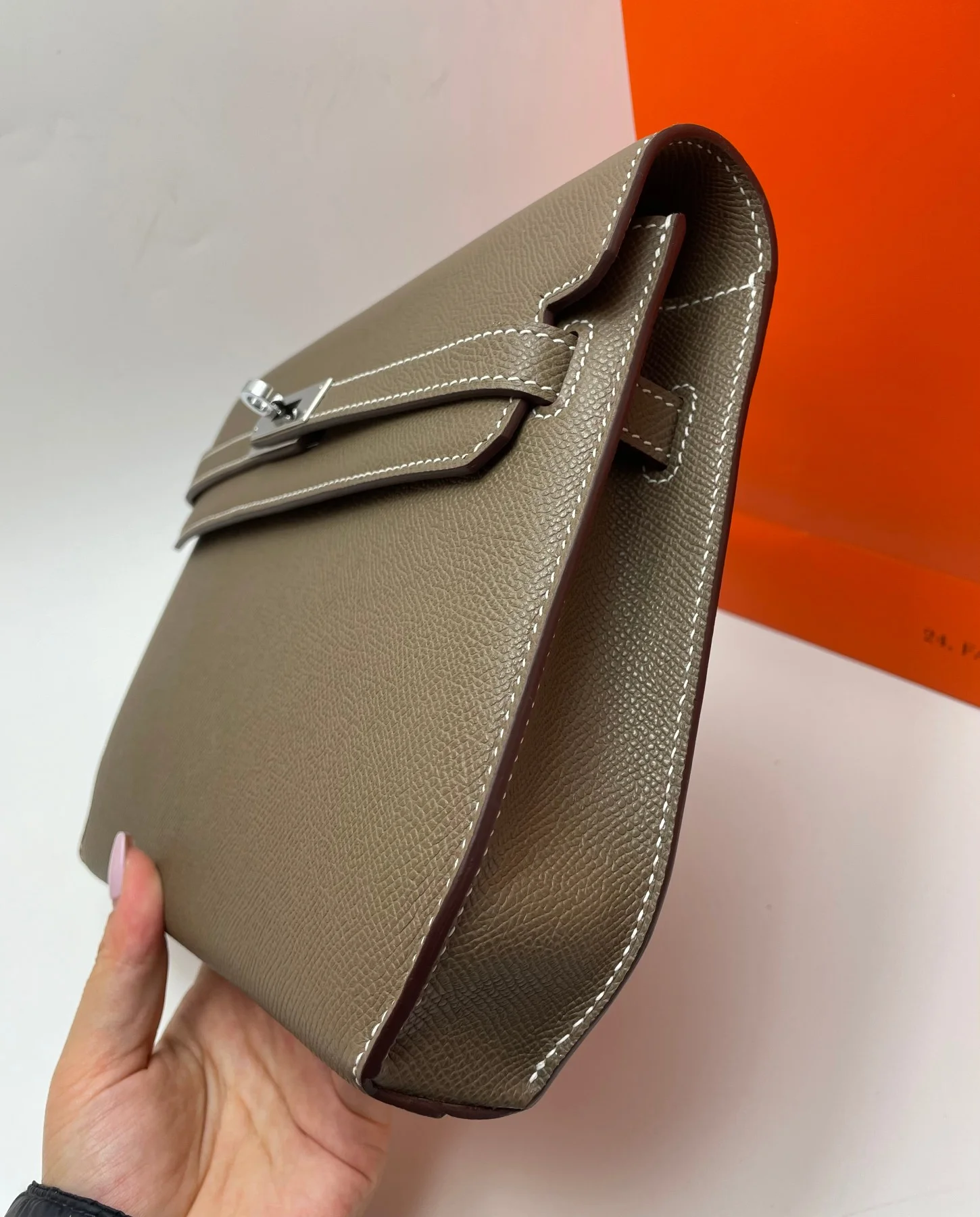 HERMES Handbag 25CM Cowhide Leather - Image 4