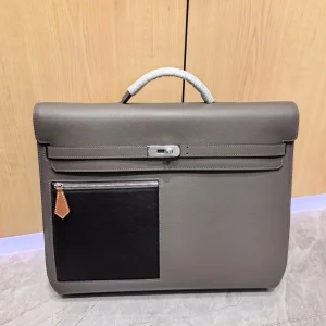 HERMES Men's Messenger Bag 36x29x6 Cowhide Leather