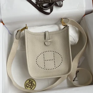 HERMES Evelyn 17cm TC Leather Milk White Gold Hardware