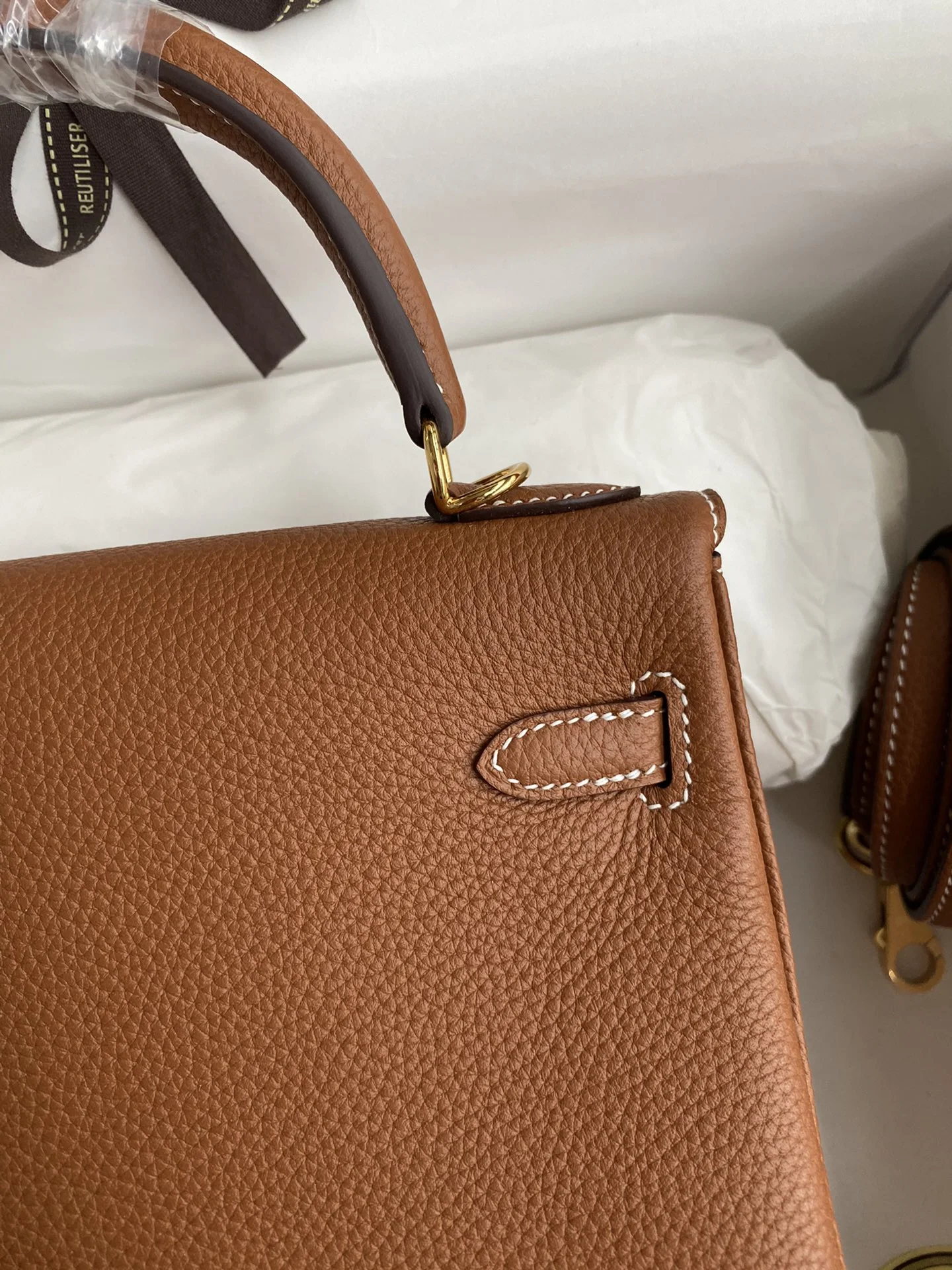 HERMES Kelly 25cm Togo Leather Gold Gold Hardware - Image 4