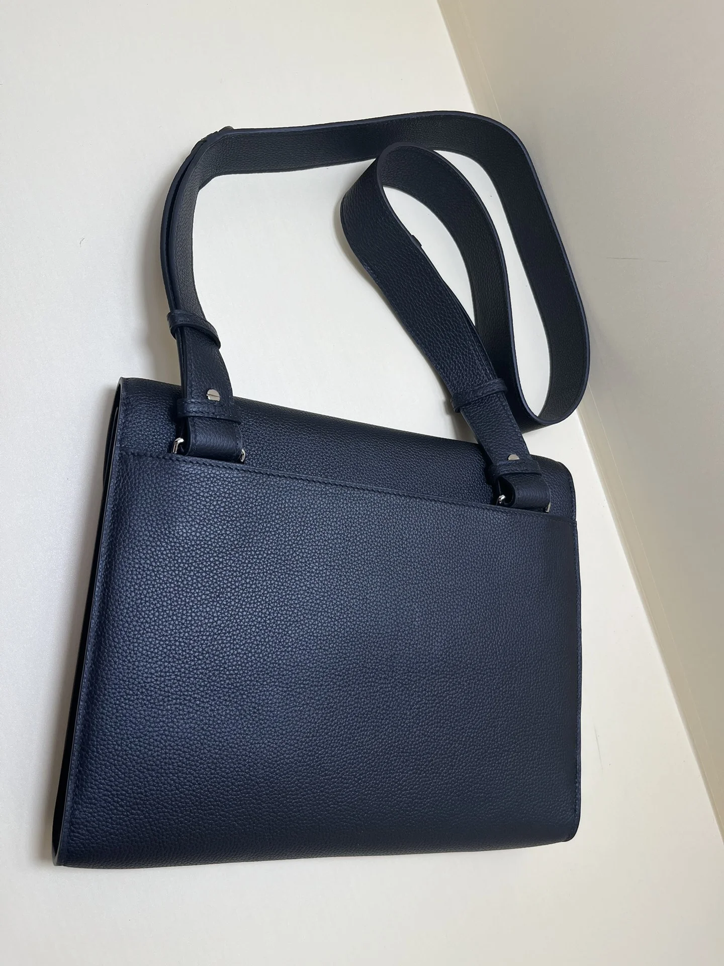 HERMES Leather Bag 28-23-5 - Image 5