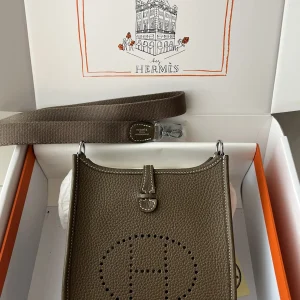 HERMES Evelyne 17CM Etoupe