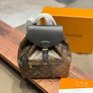 Louis Vuitton Montsouris PM Backpack Monogram, Black / Brown, 26×30 cm