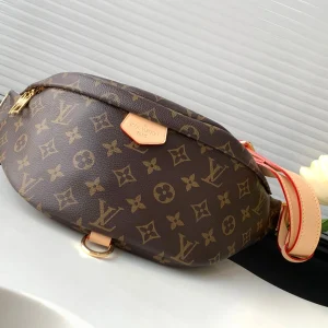 Louis Vuitton Bumbag Monogram Canvas M43644, 37.0 x 14.0 x 13.0 cm