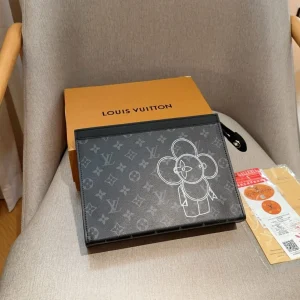 Louis Vuitton Toiletry Pouch Hand-drawn pattern, 27cm