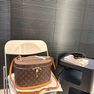 Louis Vuitton Vanity Case, 31x20cm, Item 29336