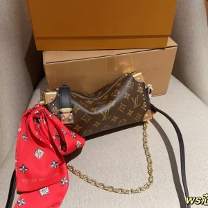 Louis Vuitton Trunk Show Bag Monogram, 24×11 cm