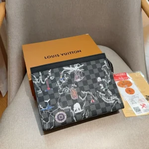 LV Damier Toiletry Pouch Hand-drawn pattern, 27cm