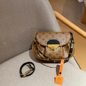 Louis Vuitton Sunset Messenger Bag, 25×18×6 cm