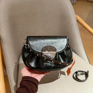 Louis Vuitton Sunset Messenger Bag, Black/Silver, 25×18×6 cm