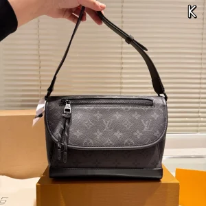 Louis Vuitton District PM Shoulder Bag, 23x18cm