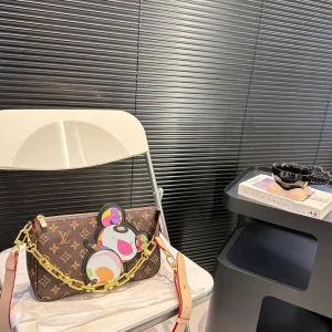 Louis Vuitton Chain Pochette, 27x16cm, Item 11741