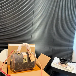 Louis Vuitton Speedy 25 Trunk, 21x14.5cm, Item 11145