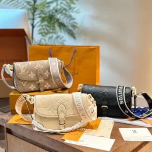 Louis Vuitton Diane Handbag Monogram Empreinte Leather, 23.0x16.0x8.5 cm