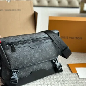 Louis Vuitton District PM Shoulder Bag Damier Graphite N41028, 30x22cm