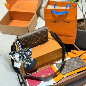 Louis Vuitton Félicie Pochette 3-in-1, 21*12*3CM