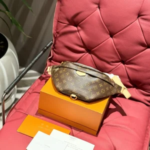 Louis Vuitton Bumbag Monogram, 37x14x13cm