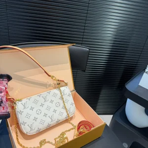 Louis Vuitton Pochette, 22x13cm, Item 1772