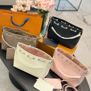 Louis Vuitton Chain Tote Bag with pouch, 28x22 cm